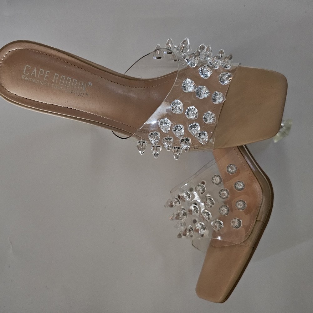 👠CAPE ROBBIN Heels (8.5, Clear)